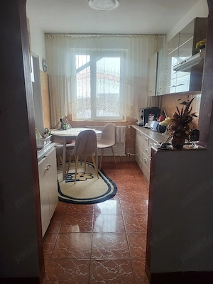 apartament cu 3 camere  - imagine 3