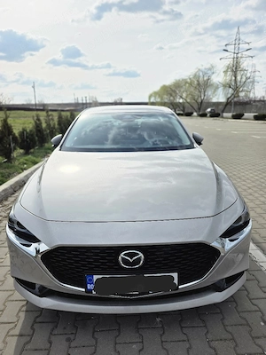 Mazda 3 Sedan Exclusive-Line   Model 2025 (Doar 5.000 km)