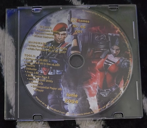 1 buc CD original al revistei românești PC Games, numărul 45 din IUNIE 2004