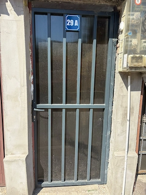 Vand casa in Oradea , zona centrala - imagine 2