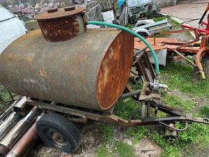 Cisterna cu pompa 1800L