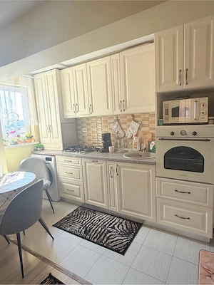 Vând Apartament 3 camere 