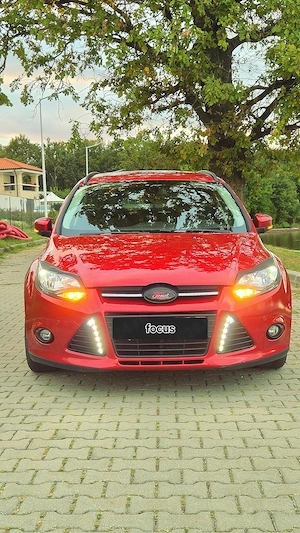 Schimb Ford Focus _5800 euro _cutie automata _parcheaza singura _comenzi vocale - imagine 6