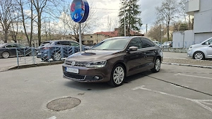 Proprietar de  7 ani vând Vw Jetta  - imagine 5