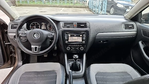 Proprietar de  7 ani vând Vw Jetta  - imagine 3