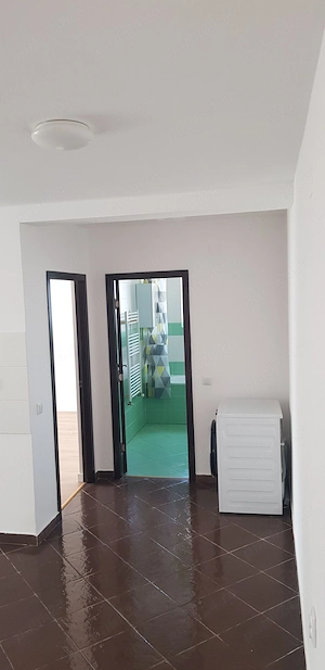 PF vand apartament 3 camere Floresti Eroilor langa parc si scoala