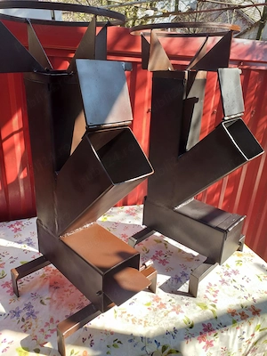 Vând soba racheta pe lemne.