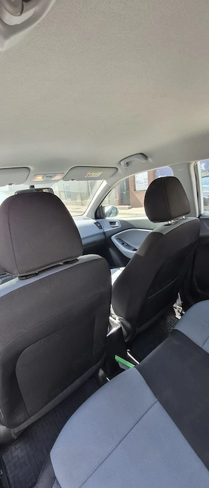 Vand Hyundai i20 42000 km Bucuresti - imagine 3