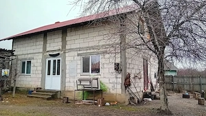 vand casa uda de jos arges