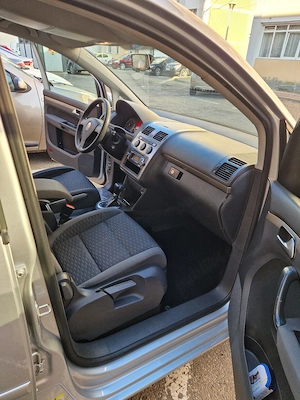 Volkswagen Touran Dsg  - imagine 2