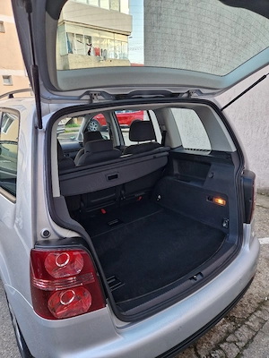 Volkswagen Touran Dsg  - imagine 4