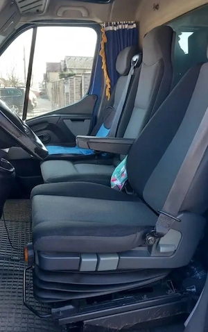 Vand prelata 2012 in stare f buna - imagine 2