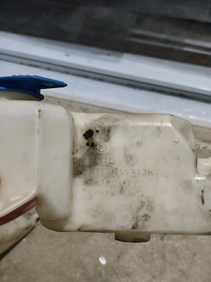 Vas lichid parbriz Audi A4 B6  - imagine 2