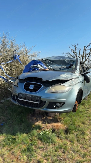 Dezmembrez Seat Altea  - imagine 3