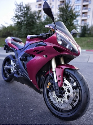 YAMAHA YZF R1 - Culoare speciala -