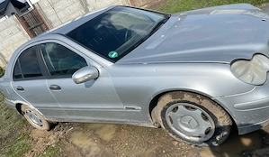 dezmembrez mercedes c220 w203 - imagine 2