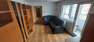 Vand apartament 3 camere Govandari,zona linistita,etaj 1,bloc 4 etaje.Disponibil imediat!