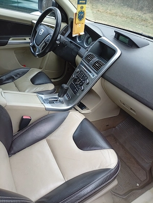 Vând Volvo XC60 in stare f buna de functionare - imagine 2