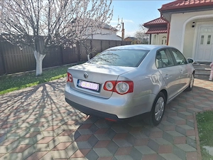 Vând Volkswagen Jetta 1.6 TDI, 105 CP, an 2010 - imagine 2