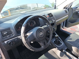 Vând Volkswagen Jetta 1.6 TDI, 105 CP, an 2010 - imagine 8