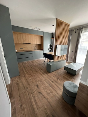 Dau in chirie 2 camere - lux - loc de parcare inclus