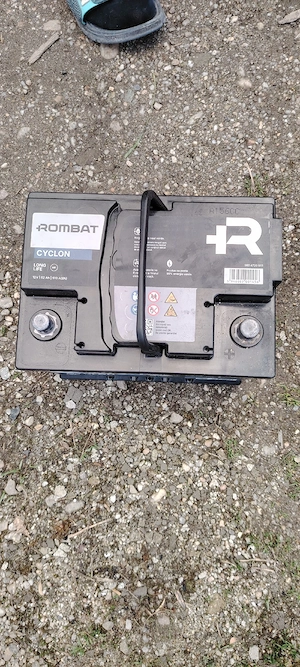 de vinzare,baterie pentru masina. - imagine 3