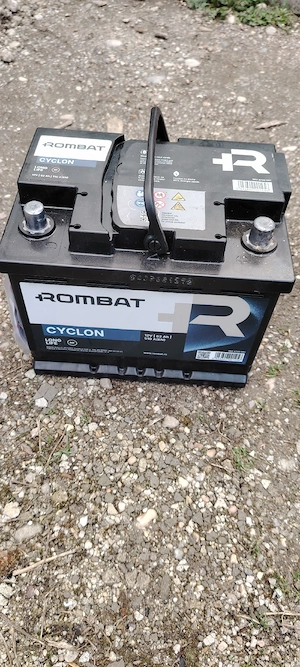 de vinzare,baterie pentru masina. - imagine 2