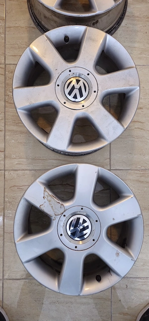 Set jante 15 inci, aliaj,originale VW ,in condiție foarte buna ! - imagine 5
