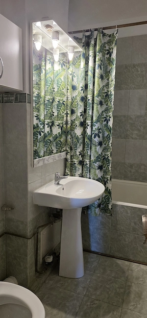 Inchiriez apartament 3 camere decomandat - imagine 6