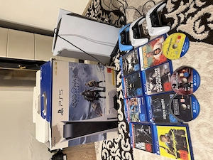 PS 5 825GB, împreună cu 3 console și 11 jocuri 