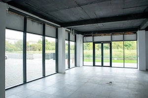 Spațiu comercial de vânzare 56 mp, 3 locuri parcare-  chiriași existenți, investiție sigură! - imagine 2