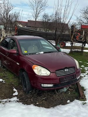 Dezmembrez vand Hyundai Accent 2007 diesel - imagine 2