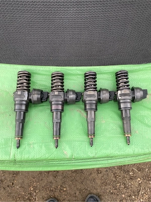 Vand injectoare TDI :golf5,passat, jetta, etc.