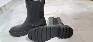 Ghete Chelsea negre din piele 