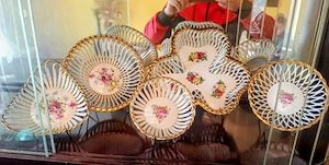 Set vintage de colecție partelan include suporți din metal 