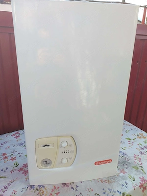 Vând centrala pe gaz pentru piese de schimb.