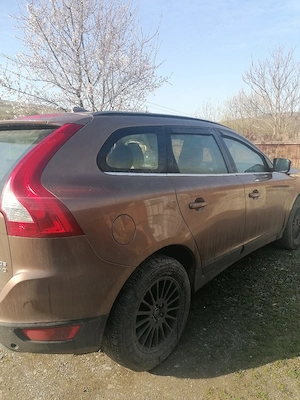 Volvo xc60 avariat - imagine 2