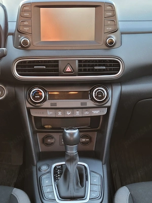 Hyundai KONA 1.6 Benzina 177 CP 7 DCT 2WD - imagine 8