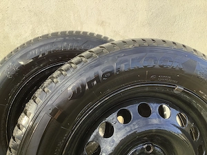 Două roți de mașină geantă și cauciucuri 