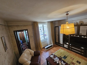 Vând apartament 3 camere + cu balcon LOGIE & 2 boxe subsol    Quartal Onești  - imagine 4
