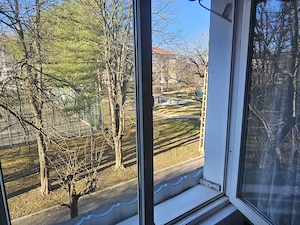 Vând apartament 3 camere + cu balcon LOGIE & 2 boxe subsol    Quartal Onești  - imagine 3
