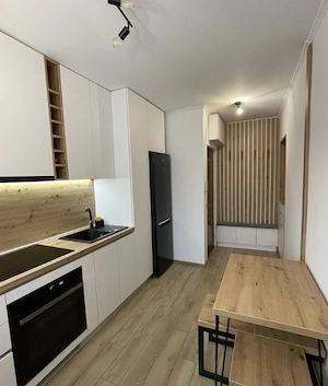 langa Piata CRANGASI ofer chirie apartament cu 2 camere