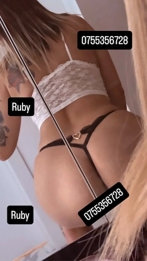 New Ruby poze reale  - imagine 2