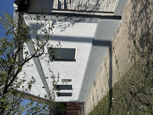 Vând casă intr-o zonă liniștită 