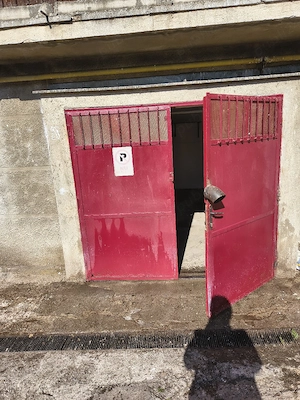 Garajul sub bloc de închiriere 