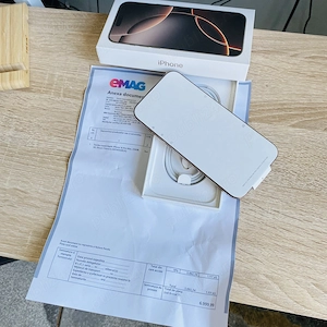 iPhone 16 Pro Max, ca NOU, bateria 100%, bonus 7 huse+folie