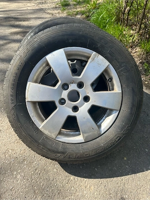 vand jante cu cauciucuri 