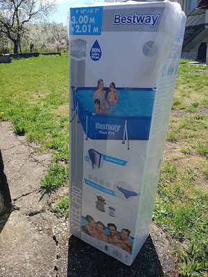 Vând piscină supraterană cu cadru metalic Bestway Steel Pro, model dreptunghiular plus pompă.