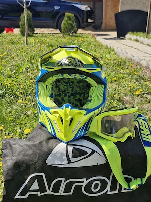 De vînzare 2 casti AIROH siSMK - imagine 9