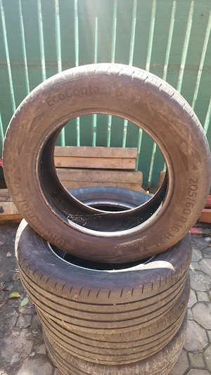 Anvelope Continental 205/60 R16 vara în perfectă stare 4 bucati